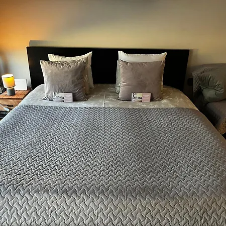 Charming Flat Next To Old Town And Harbor Apartment